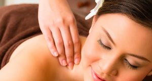 Uşak Masaj Belgesi Nasıl Alınır. 0 (530) 304 98 98 Günümüzde stres ve yoğun yaşam temposu, insanların beden ve zihin sağlığı üzerinde olumsuz etkiler yaratıyor. Bu nedenle, masaj terapisi gibi rahatlama yöntemleri giderek daha fazla önem kazanıyor. Masajın faydalarını doğru bir şekilde sunabilmek ve bu alanda profesyonel hizmet verebilmek için gerekli olan en önemli adımlardan biri ise masaj belgesi almaktır. Peki, masaj belgesi nedir ve neden bu kadar önemlidir?